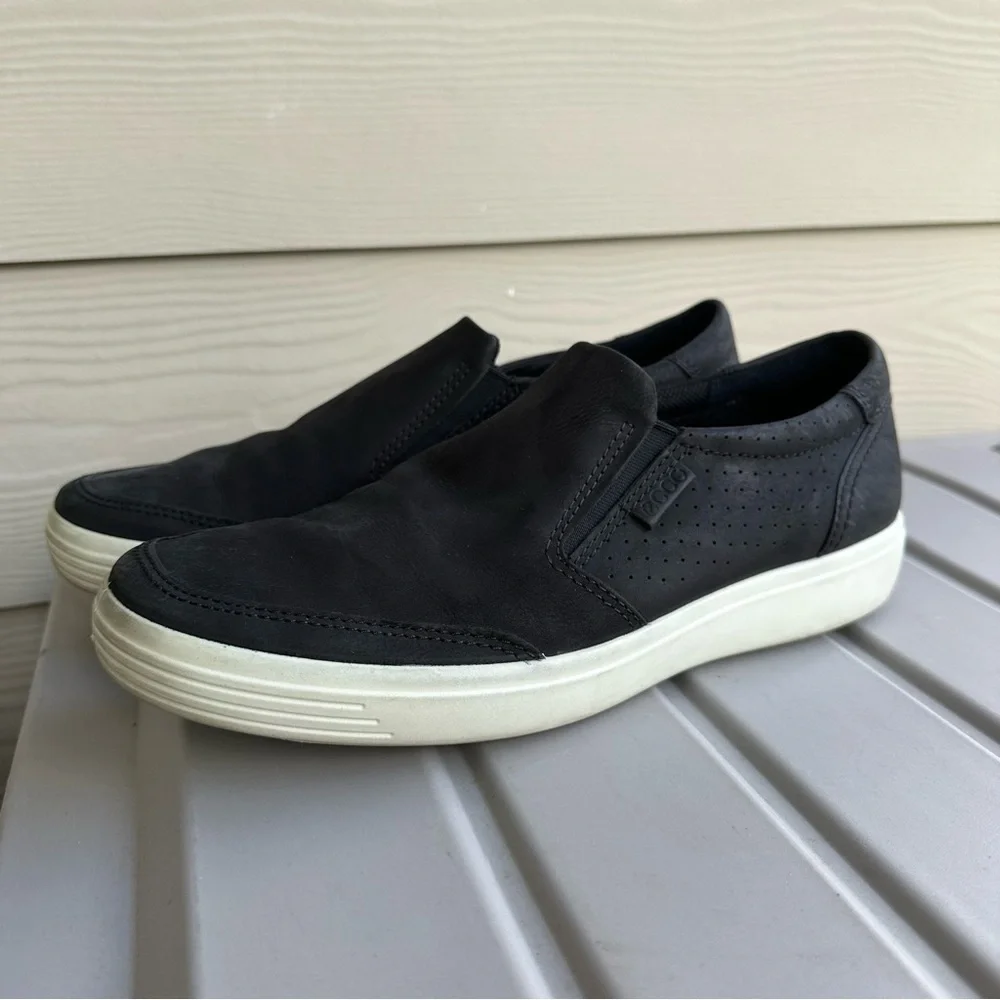 ECCO Soft 7 Leather Sneakers Slip On Style Size 8 Men’s Solid Black Casual